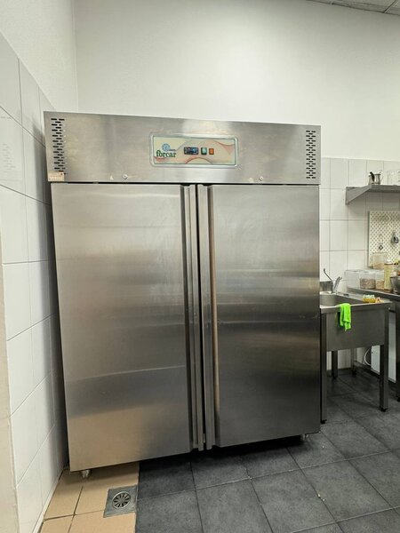 Lacul Tei, Spatiu comercial dotat integral cu aparatura profesionala