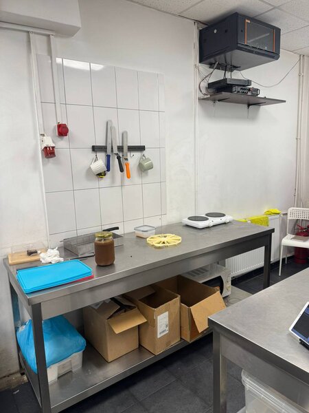 Lacul Tei, Spatiu comercial dotat integral cu aparatura profesionala