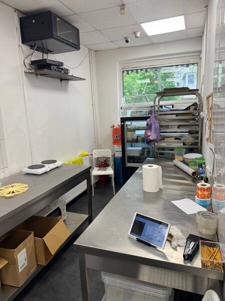 Lacul Tei, Spatiu comercial dotat integral cu aparatura profesionala